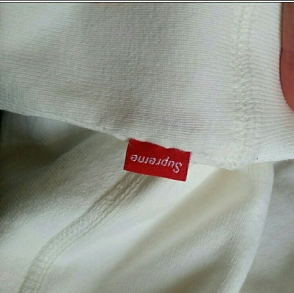 SUPREME HOODIE Size  LARGE - Picture 3 of 5